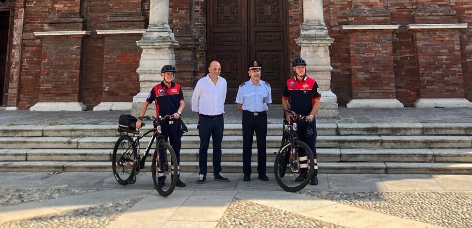 I volontari Anc in bici per pattugliare periferie e parchi